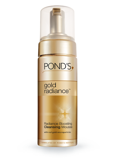 Free Pond’s Gold Radiance Boosting Cleansing Mousse Sample